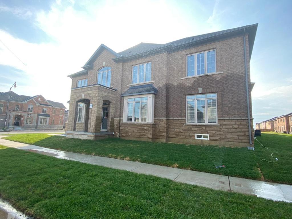 Villa 537 Veterans Dr Brampton On L7A 0C4 Exterior foto