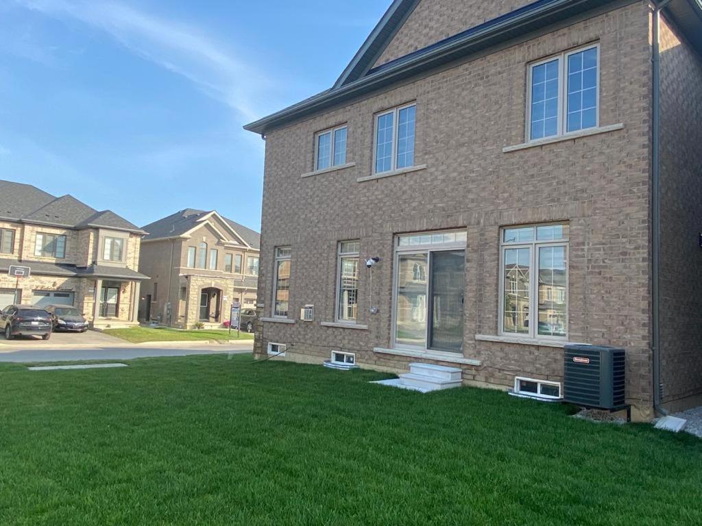 Villa 537 Veterans Dr Brampton On L7A 0C4 Exterior foto